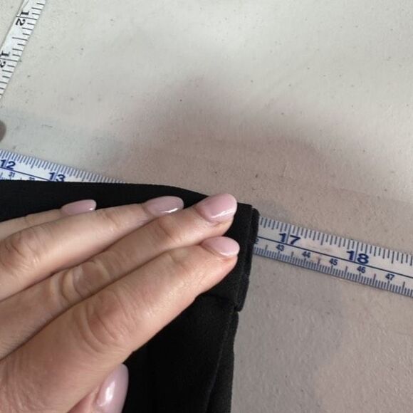 BCBG Tie Waist Wide Leg Pull On Black Cropped Pants Culottes Size Large Hi Rise - Picture 7 of 10